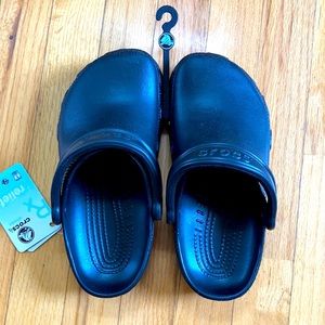 Crocs relief clogs men’s 4/women’s 6 black
